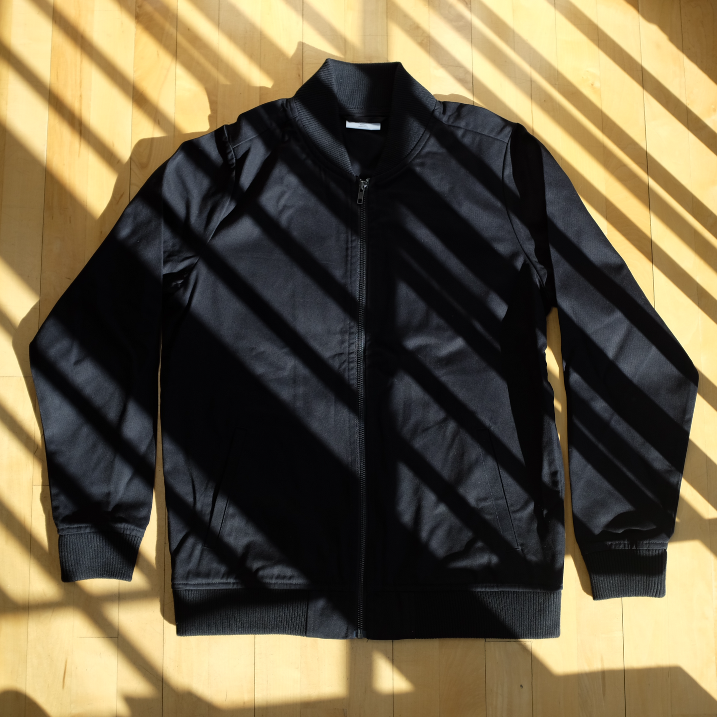 Load image into Gallery viewer, HOLOGRAPHIC BOMBER JACKET- 40% off
